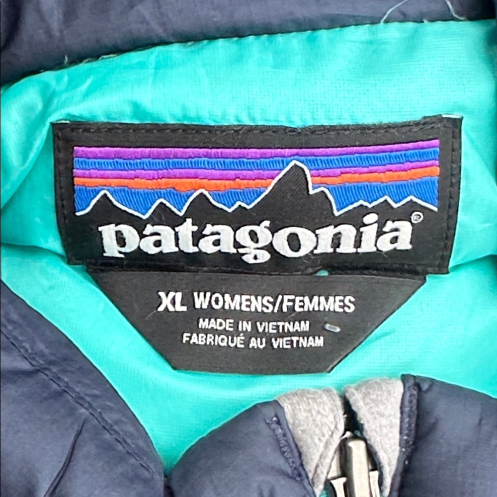 Patagonia Navy Blue Puffer Vest - Picture 6 of 7
